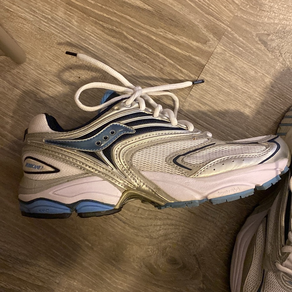 Saucony sneakers size 8.5